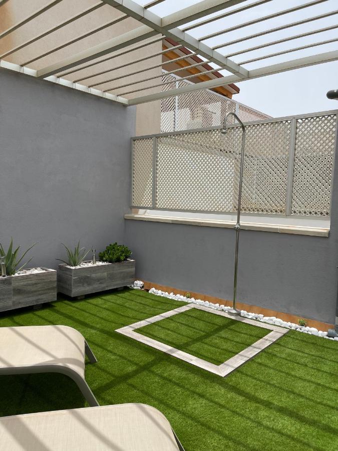 Atico "Turquesa Beach" Con Piscina, Terraza Y Barbacoa Sardina Bagian luar foto